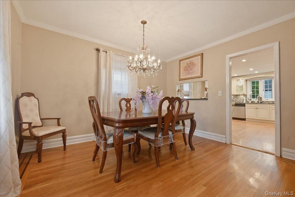 179 Locust Street, Floral Park, NY 11001 — photo 5