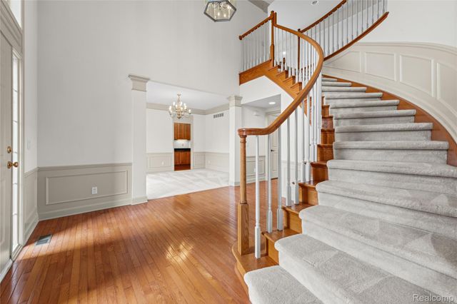 1885 Wyngate Drive, Troy, MI 48098
