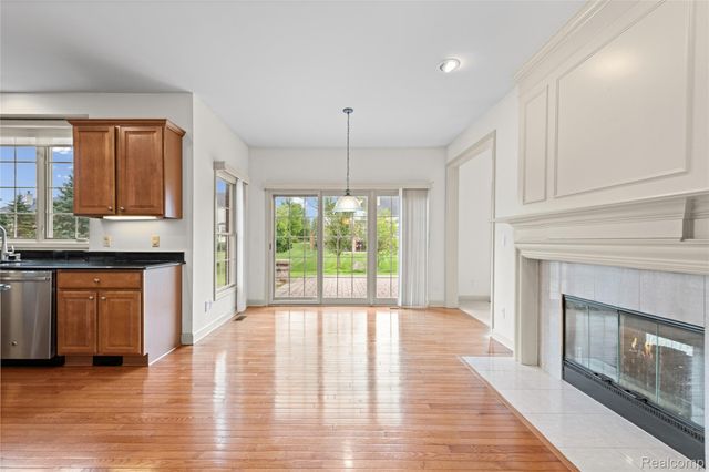 1885 Wyngate Drive, Troy, MI 48098
