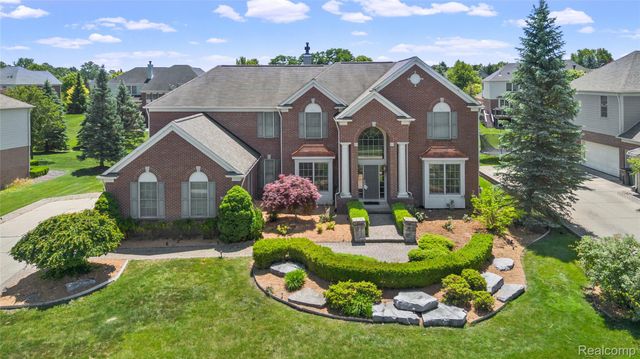 1885 Wyngate Drive, Troy, MI 48098