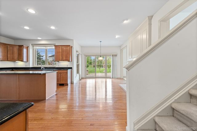 1885 Wyngate Drive, Troy, MI 48098