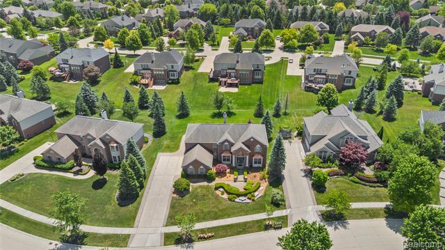 1885 Wyngate Drive, Troy, MI 48098