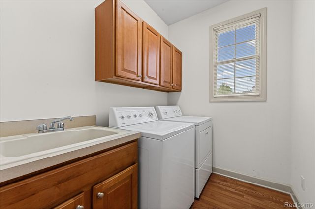 1885 Wyngate Drive, Troy, MI 48098