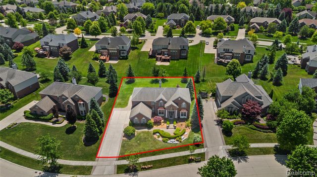 1885 Wyngate Drive, Troy, MI 48098