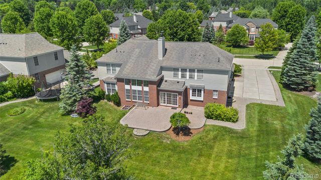 1885 Wyngate Drive, Troy, MI 48098