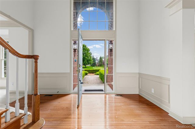 1885 Wyngate Drive, Troy, MI 48098