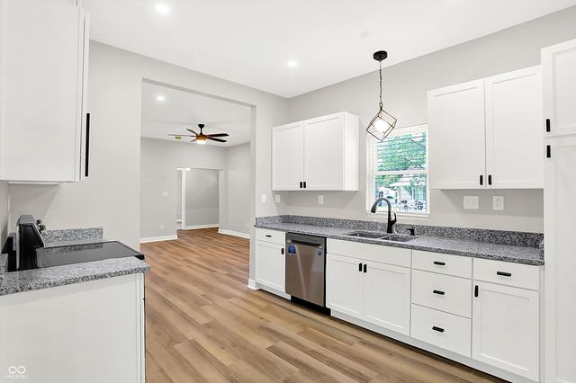 853 N 12th Street, Elwood, IN 46036