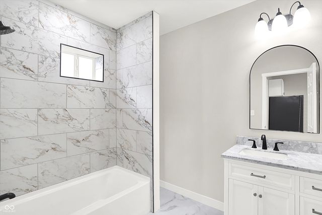 853 N 12th Street, Elwood, IN 46036