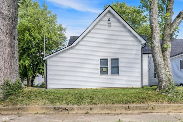 853 N 12th Street, Elwood, IN 46036
