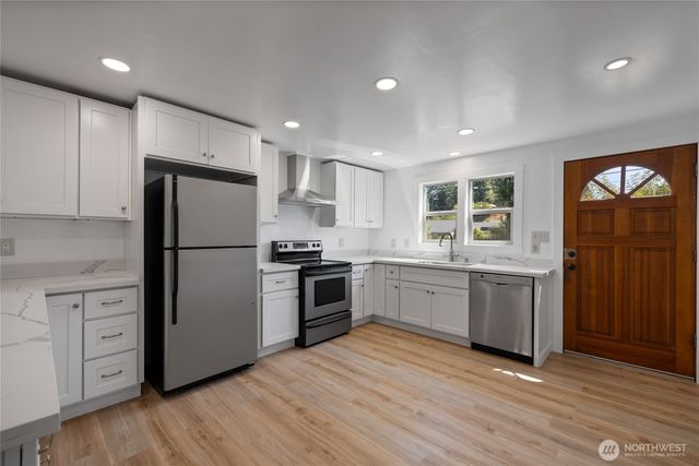 6213 S Mullen Street, Tacoma, WA 98409