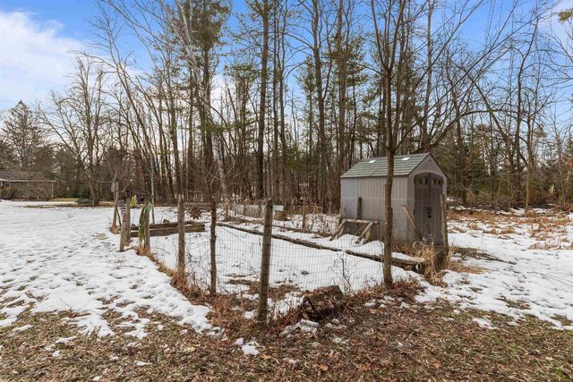 E8332 WEYAUWEGA ROAD, New London, WI 54961