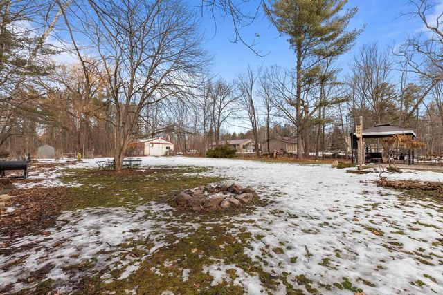 E8332 WEYAUWEGA ROAD, New London, WI 54961