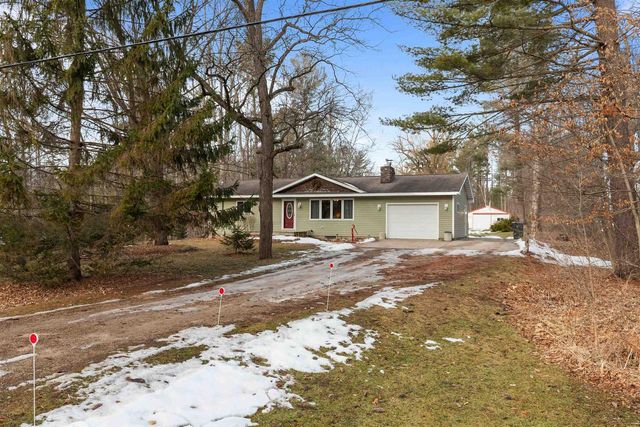 E8332 WEYAUWEGA ROAD, New London, WI 54961