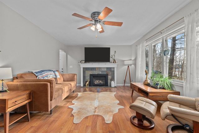 E8332 WEYAUWEGA ROAD, New London, WI 54961