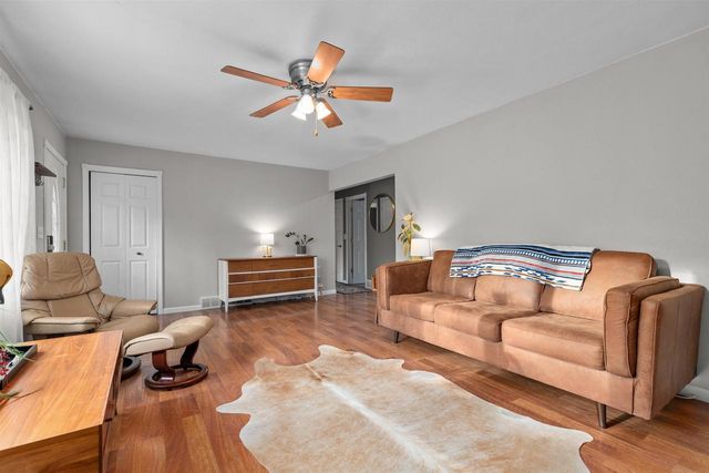 E8332 WEYAUWEGA ROAD, New London, WI 54961