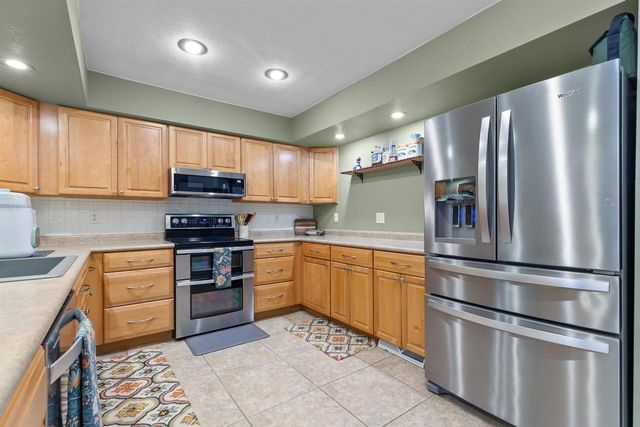 E8332 WEYAUWEGA ROAD, New London, WI 54961