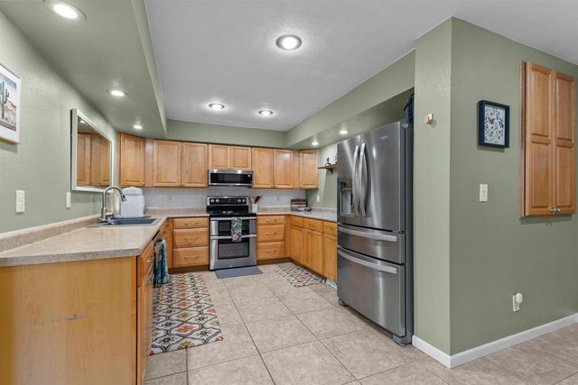 E8332 WEYAUWEGA ROAD, New London, WI 54961