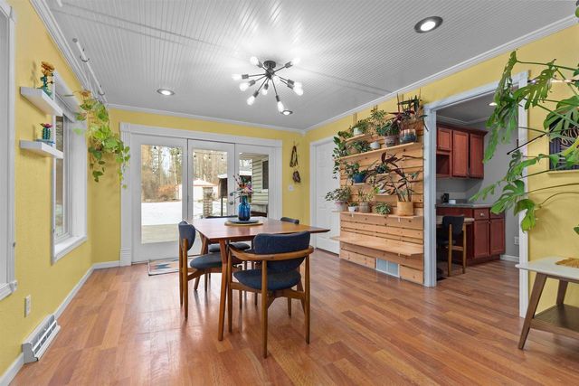 E8332 WEYAUWEGA ROAD, New London, WI 54961