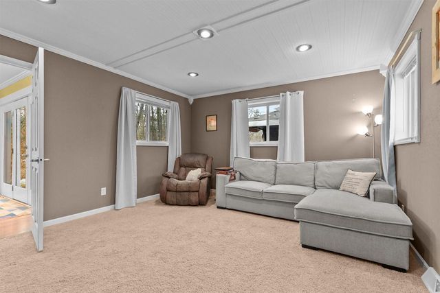 E8332 WEYAUWEGA ROAD, New London, WI 54961