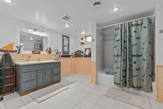 E8332 WEYAUWEGA ROAD, New London, WI 54961