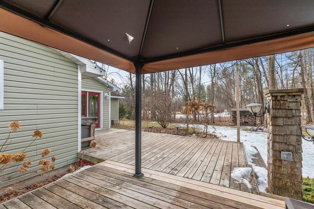 E8332 WEYAUWEGA ROAD, New London, WI 54961