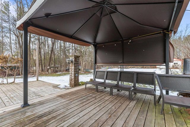 E8332 WEYAUWEGA ROAD, New London, WI 54961