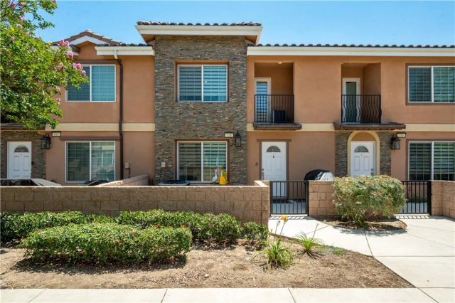 16408 Valencia, Fontana, CA 92335