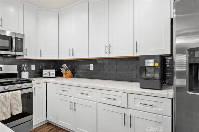 16408 Valencia, Fontana, CA 92335