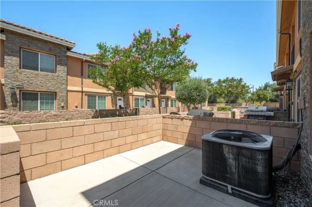 16408 Valencia, Fontana, CA 92335