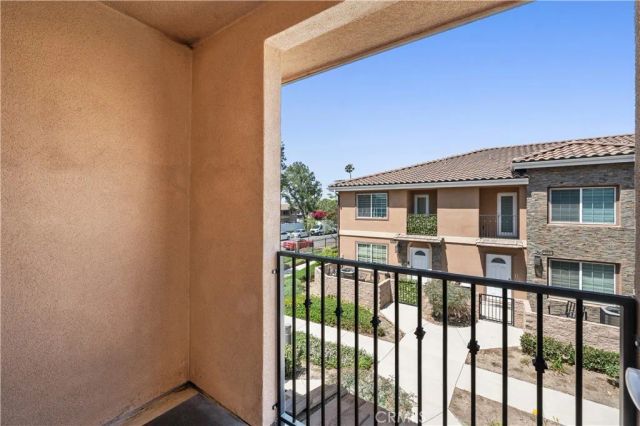 16408 Valencia, Fontana, CA 92335