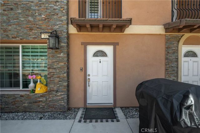 16408 Valencia, Fontana, CA 92335