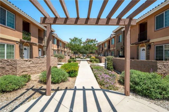 16408 Valencia, Fontana, CA 92335