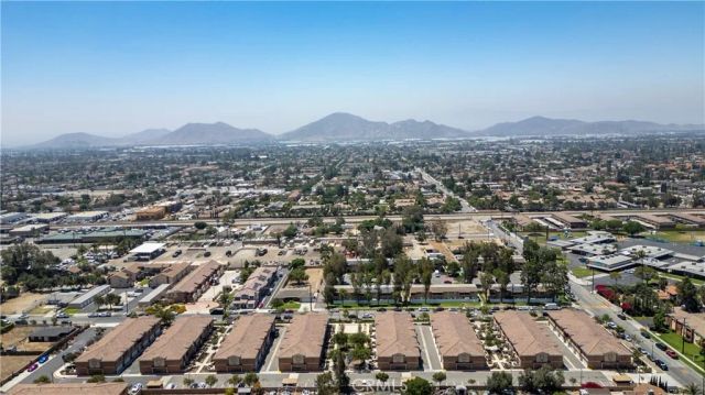 16408 Valencia, Fontana, CA 92335