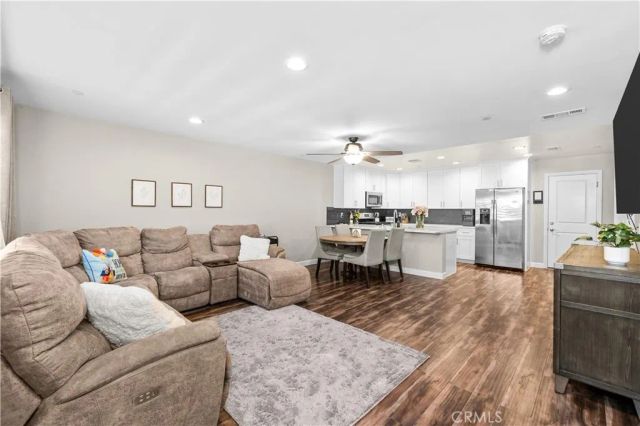 16408 Valencia, Fontana, CA 92335
