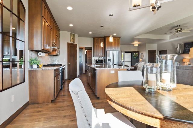1342 BUCKYS, Howard, WI 54313