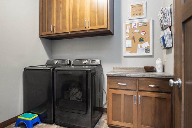 1342 BUCKYS, Howard, WI 54313