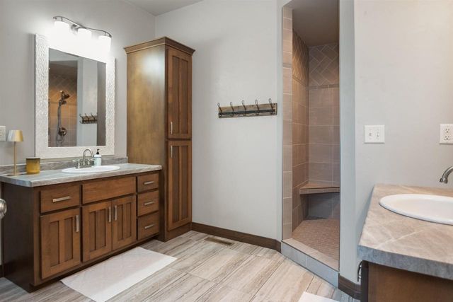 1342 BUCKYS, Howard, WI 54313