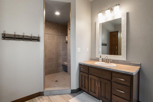 1342 BUCKYS, Howard, WI 54313