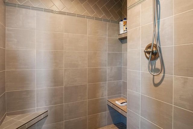 1342 BUCKYS, Howard, WI 54313