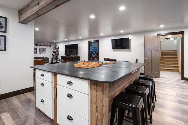 1342 BUCKYS, Howard, WI 54313
