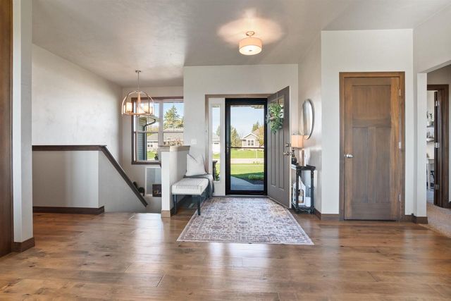 1342 BUCKYS, Howard, WI 54313