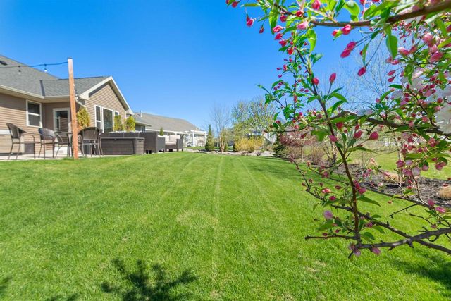 1342 BUCKYS, Howard, WI 54313