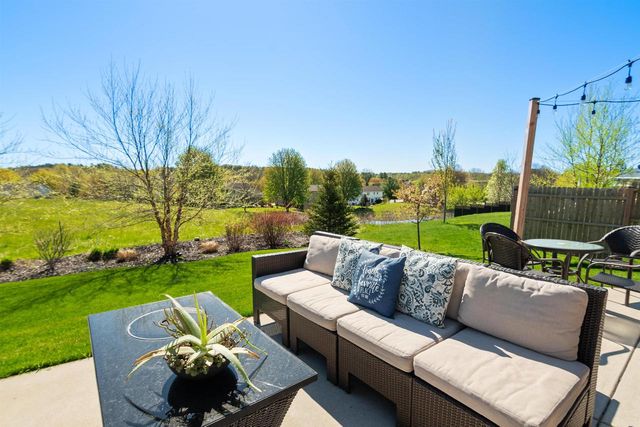1342 BUCKYS, Howard, WI 54313