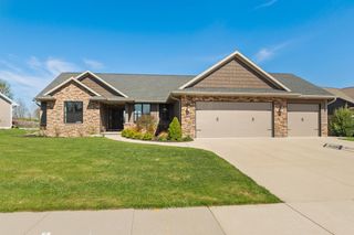 1342 BUCKYS, Howard, WI 54313