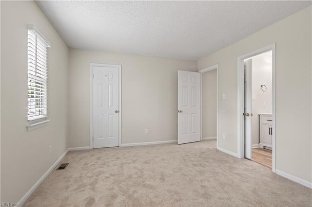 901 Seabreeze CT, Chesapeake, VA 23320