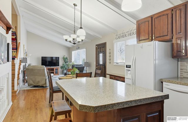 6738 S 81st Street, Ralston, NE 68127