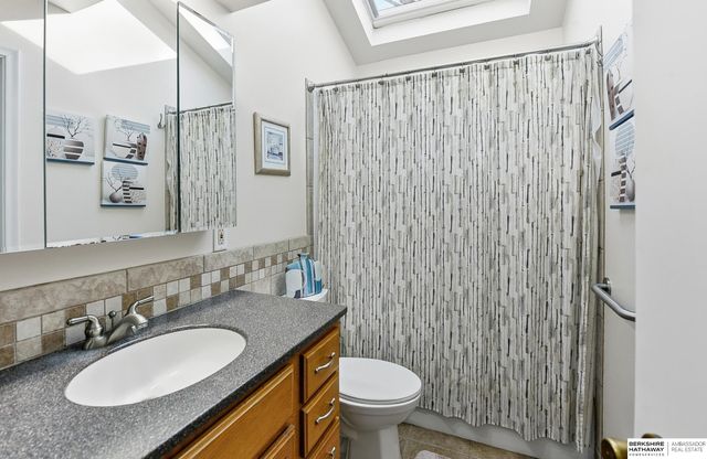 6738 S 81st Street, Ralston, NE 68127