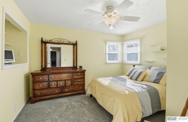 6738 S 81st Street, Ralston, NE 68127