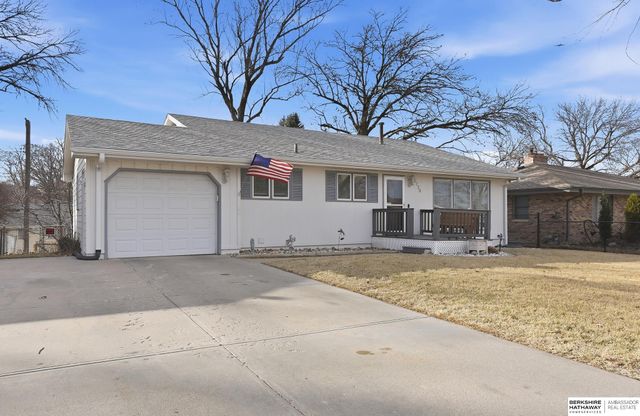 6738 S 81st Street, Ralston, NE 68127