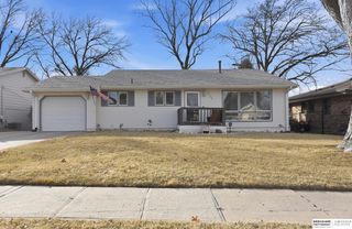 6738 S 81st Street, Ralston, NE 68127